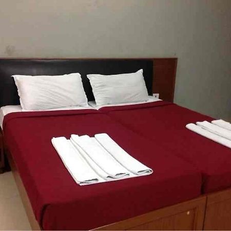 Hotel Sea Shell Park Chennai Exterior foto