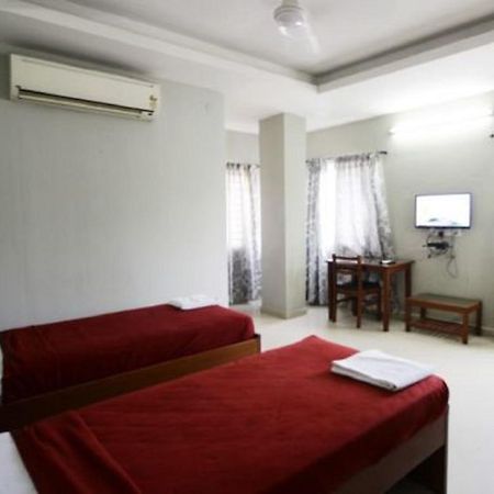 Hotel Sea Shell Park Chennai Exterior foto