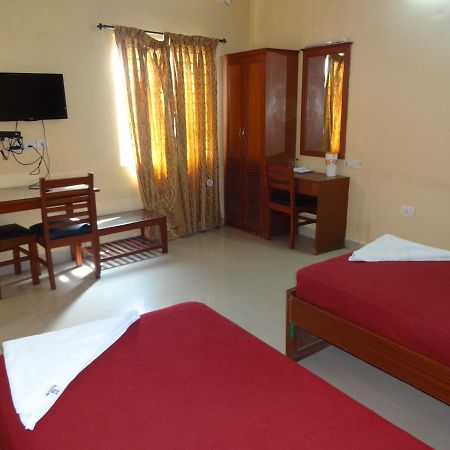 Hotel Sea Shell Park Chennai Exterior foto