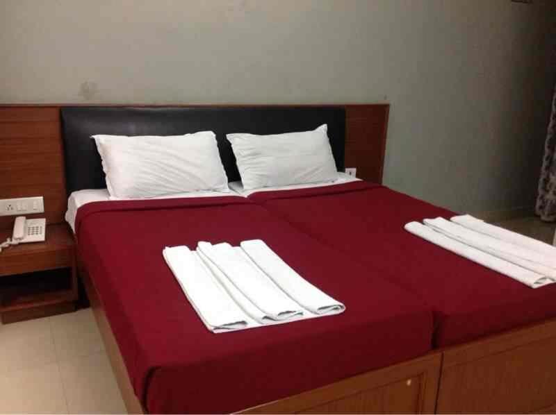Hotel Sea Shell Park Chennai Exterior foto