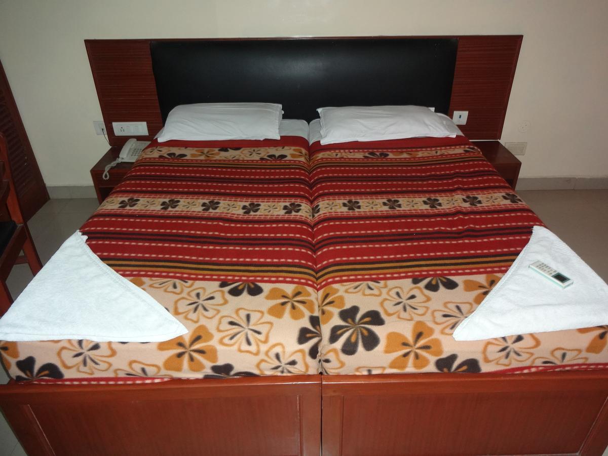 Hotel Sea Shell Park Chennai Exterior foto