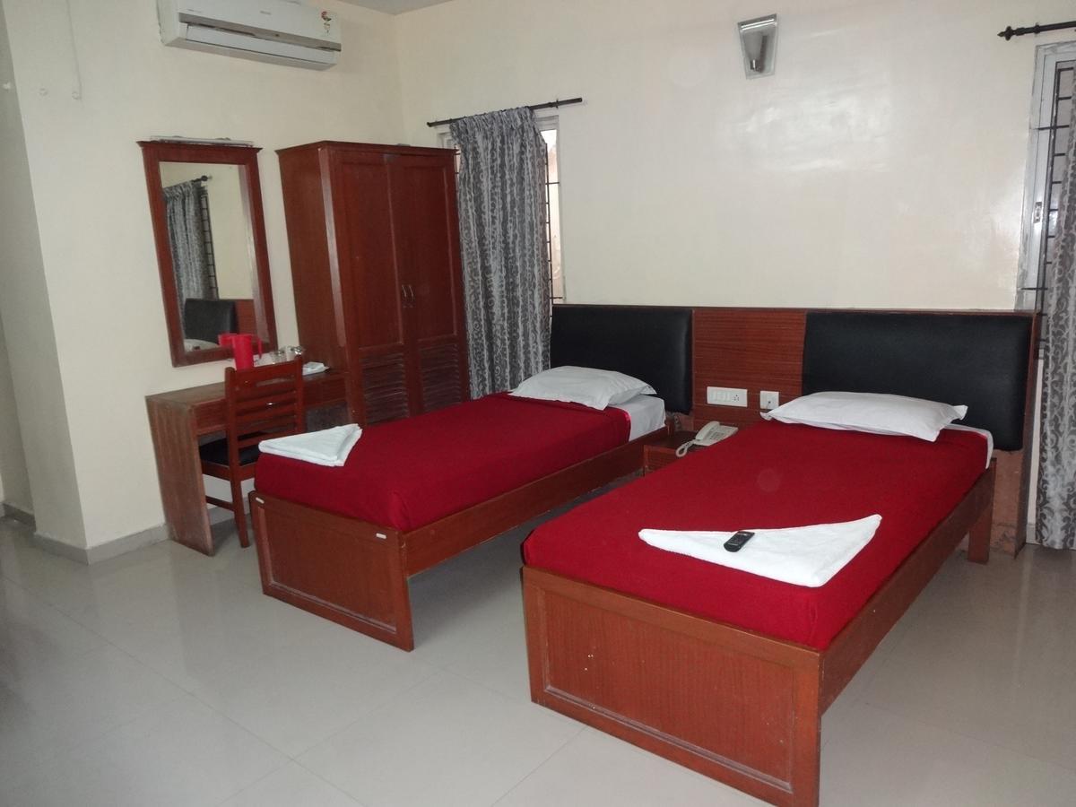 Hotel Sea Shell Park Chennai Exterior foto