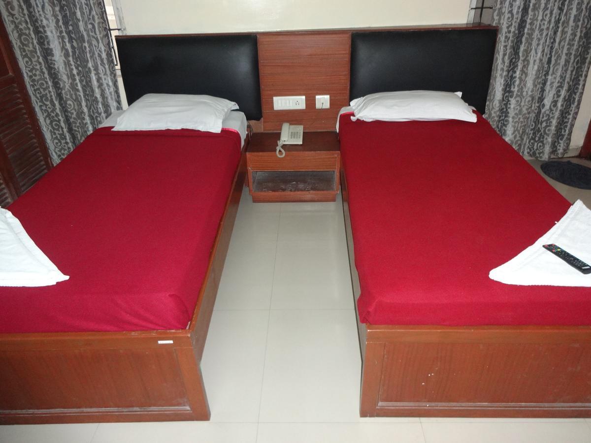 Hotel Sea Shell Park Chennai Exterior foto